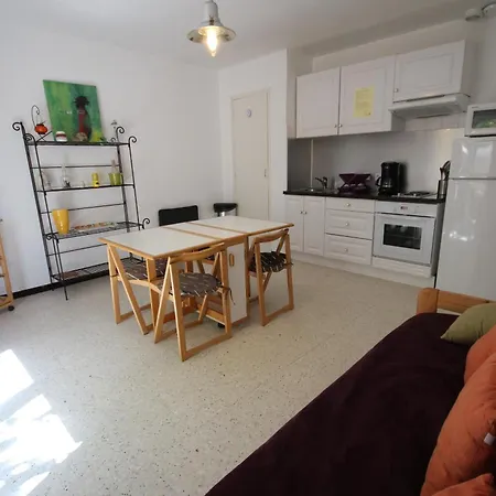 80m De La Au Rdc D'une Maison 1 4 Couchages Cour Lxrv9b