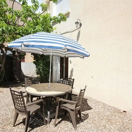 80m De La Au Rdc D'une Maison 1 4 Couchages Cour Lxrv9b